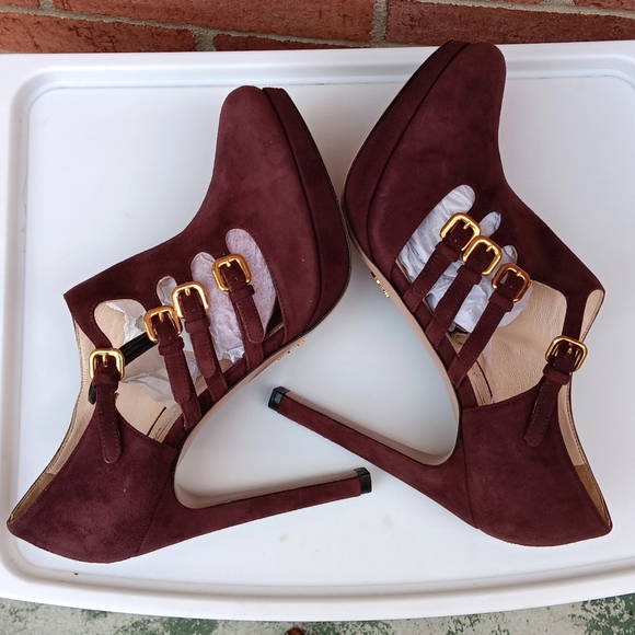 Prada Suede Buckle Pumps - Picture 6 of 15